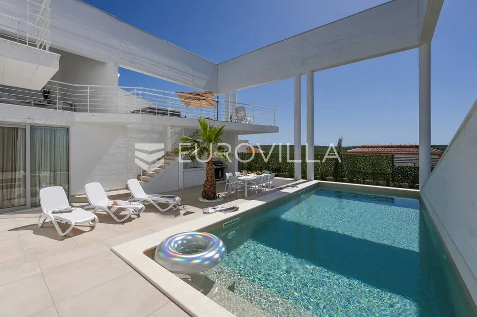 zadar, debeljak, luksuzno opremljena villa s bazenom i pogledom na more - slika 14