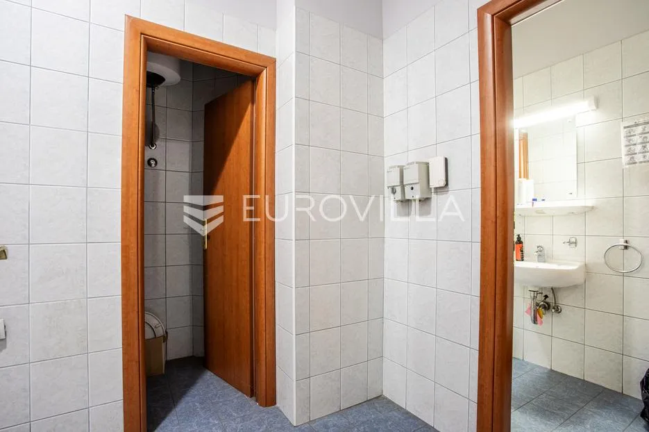 dugopolje, gospodarska zona, distribucijsko skladišni objekt ukupne površine 4.100 m² - slika 17