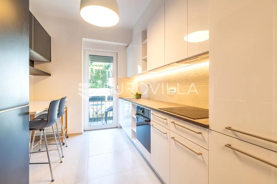 zagreb, britanski trg, prekrasan trosoban stan 84 m2 + gm - slika 3