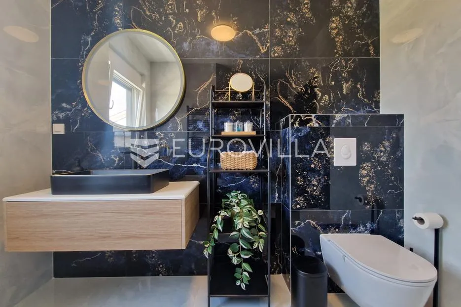 vir, predivna moderna vila s bazenom u centru mjesta, vrhunska lokacija, 450 m od mora - slika 52