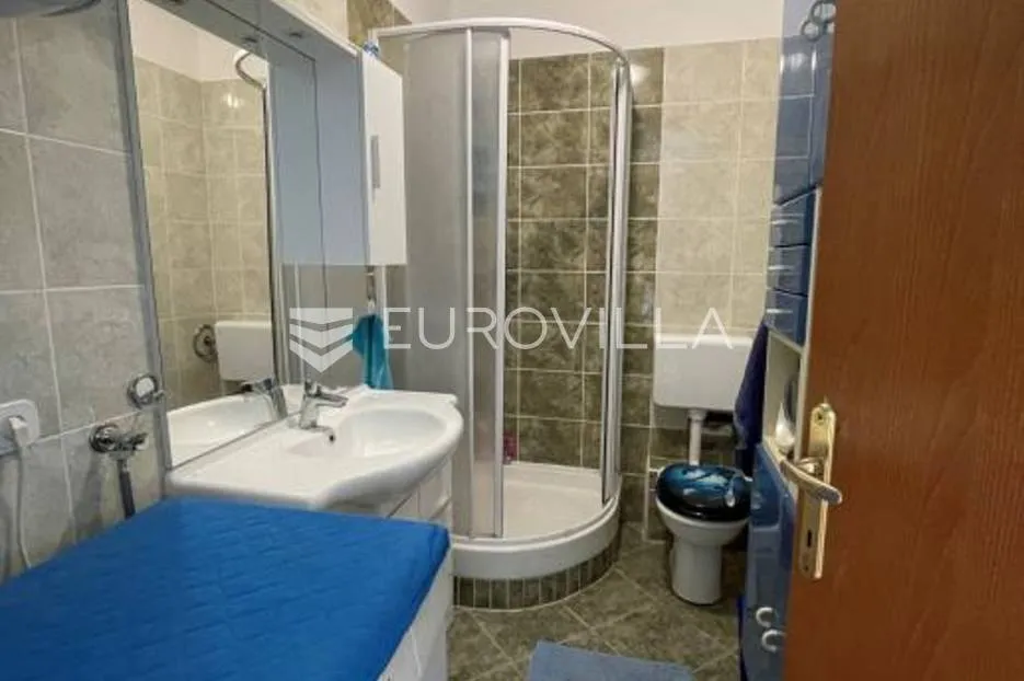 sveti filip i jakov, odličan apartman prvi red do mora - slika 8