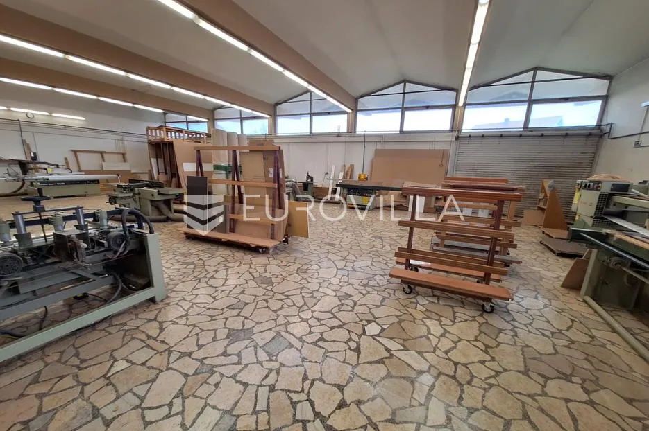 karlovac, turanj, proizvodna hala, skladište 600 m², velika parcela, odlična lokacija - slika 4