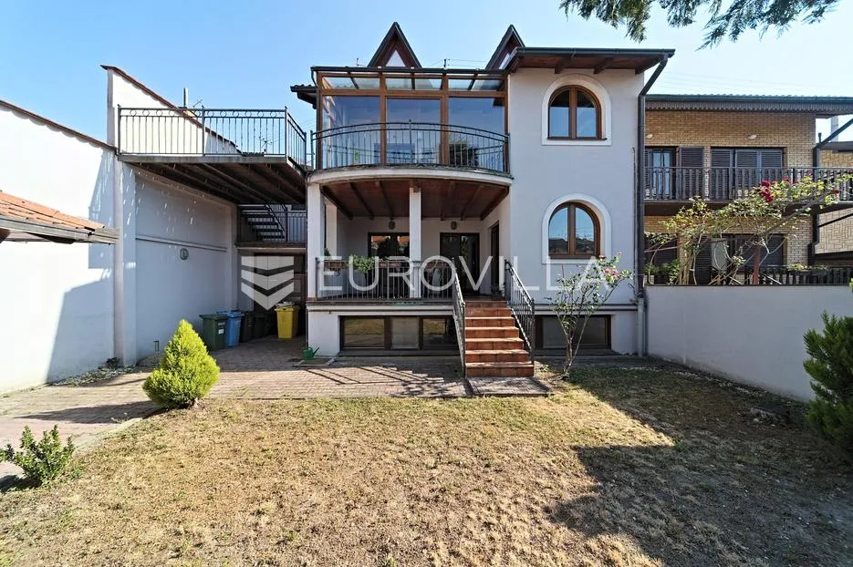 osijek, donji grad, prodaje se prostrana rustikalna vila površine 403 m² - slika 12