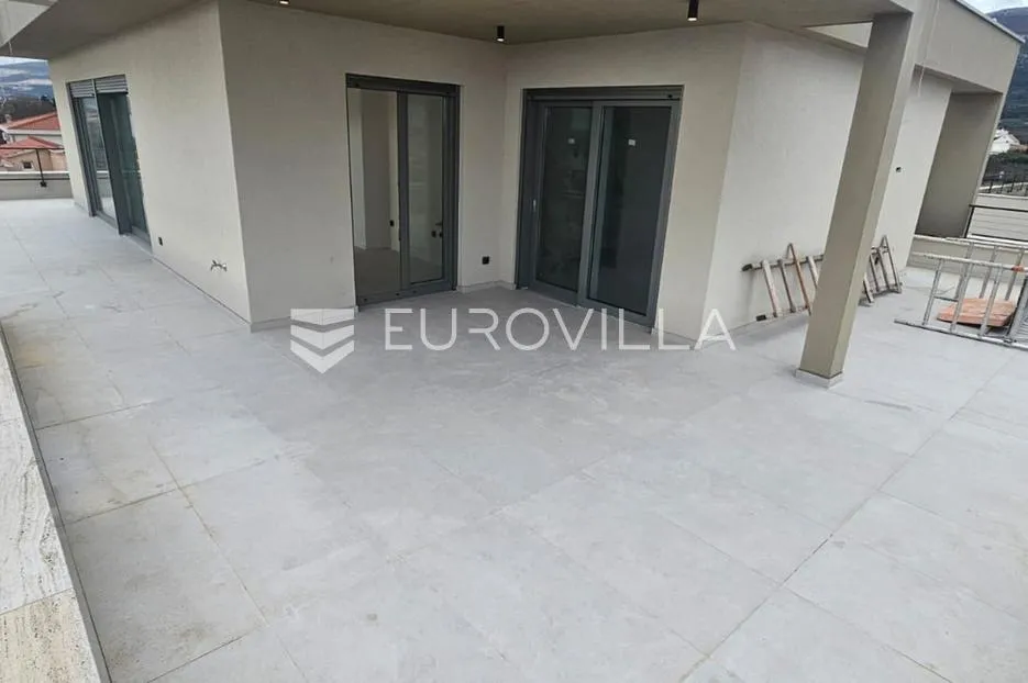 kaštel stari penthouse 102 m² s pogledom na more, garaža s ostavom direkno lift u stan - slika 6