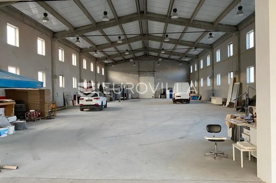 slavonski brod, industrijska zona, poslovna zgrada 1.350 m², blizina autoceste - slika 3