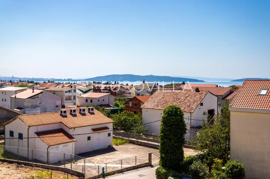 kaštel lukšić, trosoban penthouse s krovnom terasom i dva parkirna mjesta - slika 48