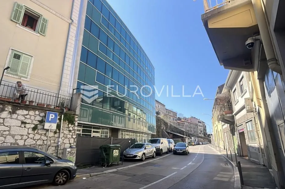 rijeka, centar, poslovna zgrada na vrhunskoj lokaciji 750 m² - slika 2