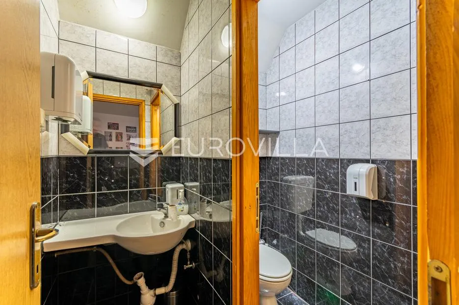 varaždin, centar, poslovni prostor površine 145 m² s terasom - slika 8