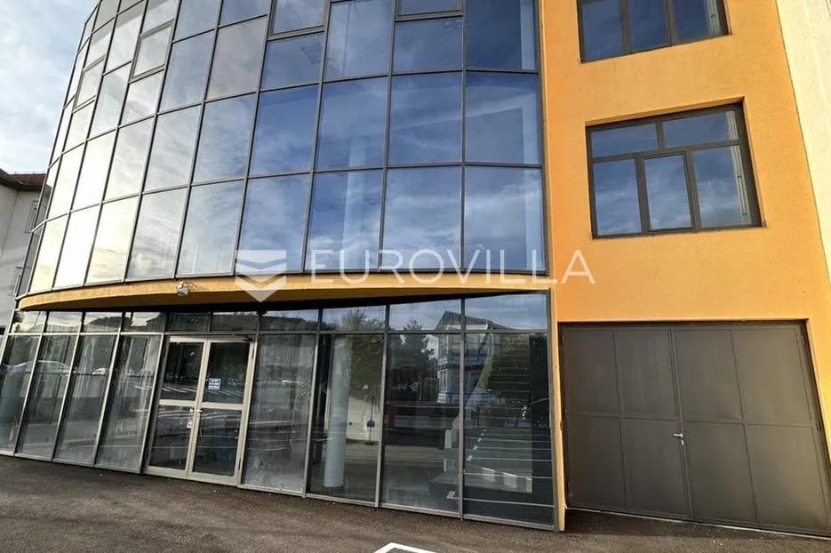 vukovar, centar, atraktivna poslovna zgrada na tri etaže - slika 2