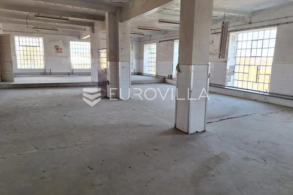 karlovac, ilovac, skladište 3600 m², odlična lokacija, renovacija - slika 5