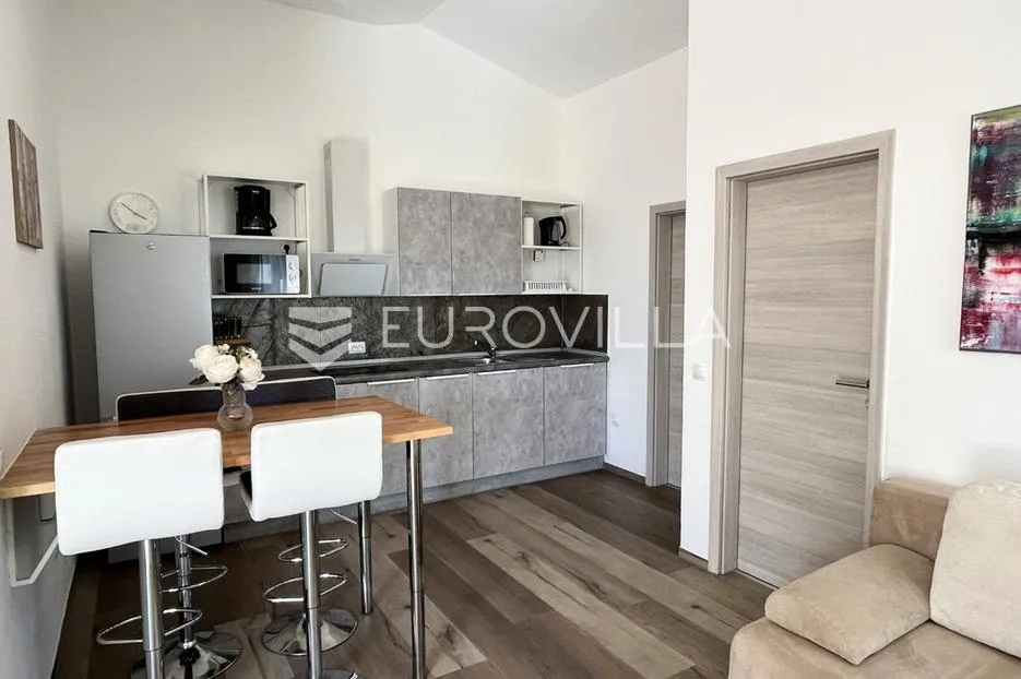 vir, atraktivna apartmanska kuća s 4 stambene jedinice udaljene 150 m od plaže - slika 15