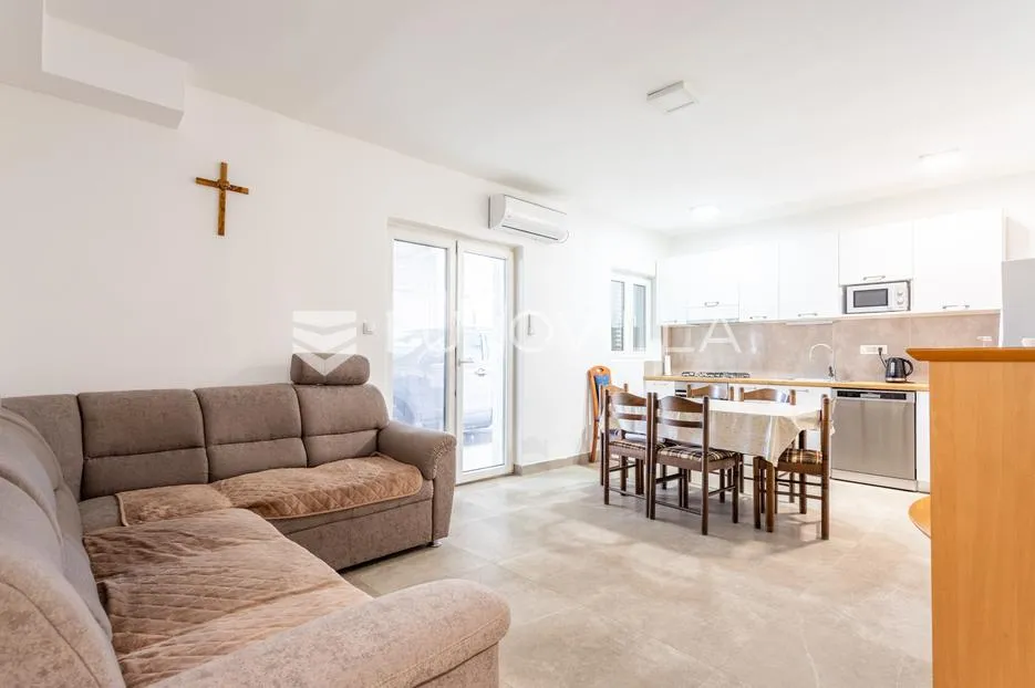 vodice, apartmanska kuća – idealna investicija za turizam! - slika 28