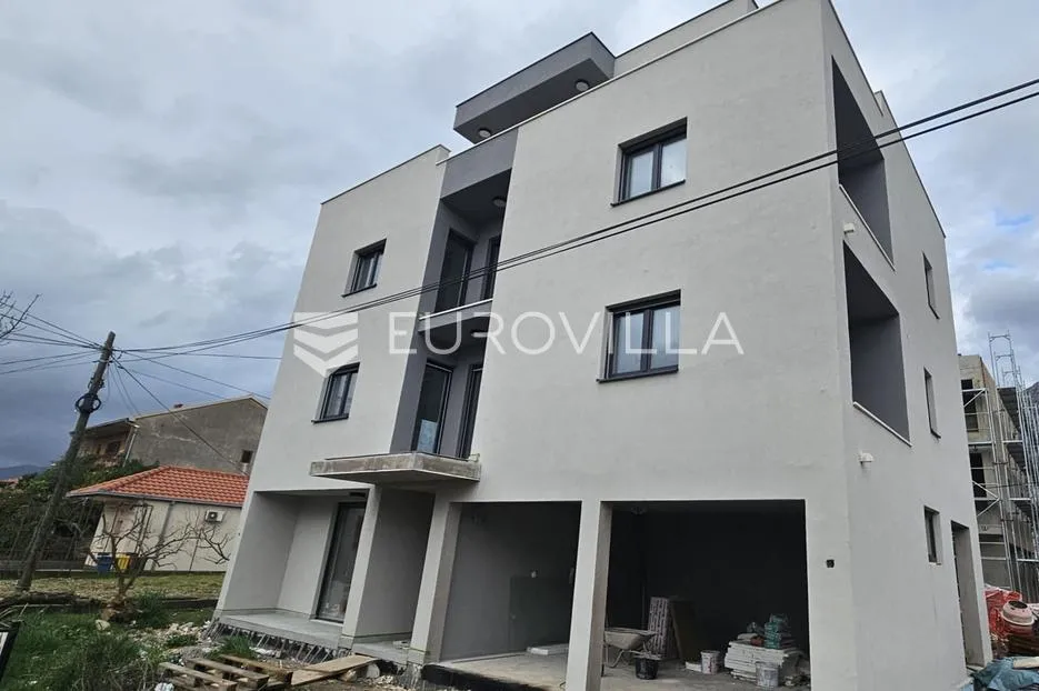 Kaštela dvoetažni penthouse od 159 m² na 200 m od mora s pogledom s garažom za dva automobila - Kaštel Gomilica, Kaštela