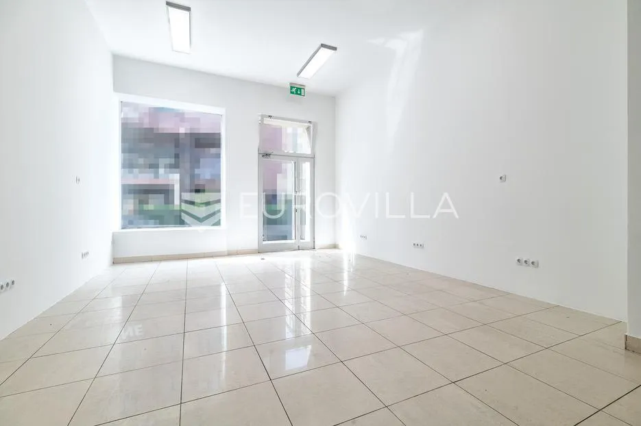 zagreb, centar, ulični poslovni prostor / lokal 70 m² - slika 2