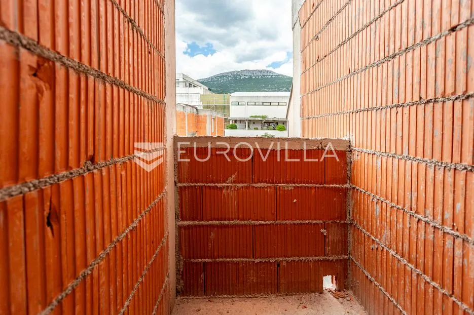 kaštel lukšić, trosoban penthouse s krovnom terasom i dva parkirna mjesta - slika 25