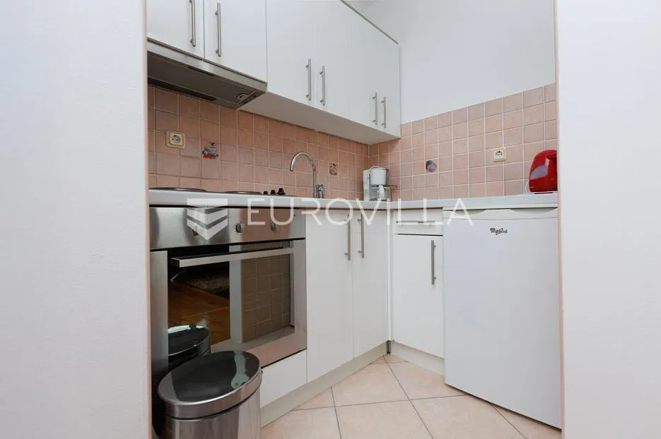 novi vinodolski, centar, kuća s 3 stambene jedinice, najam - slika 30