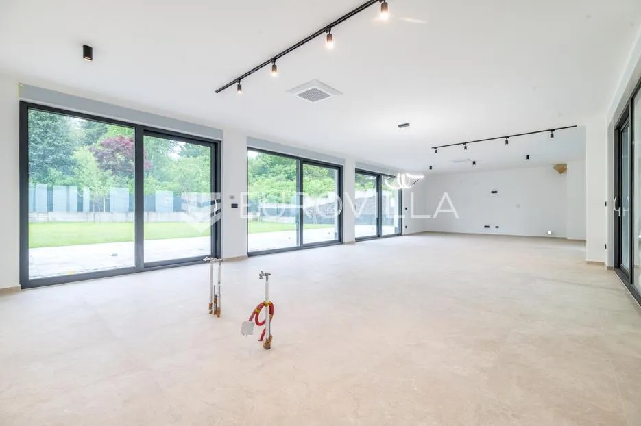 zagreb, brezovica, luksuzna vila 645 m² s unutarnjim bazenom - slika 7