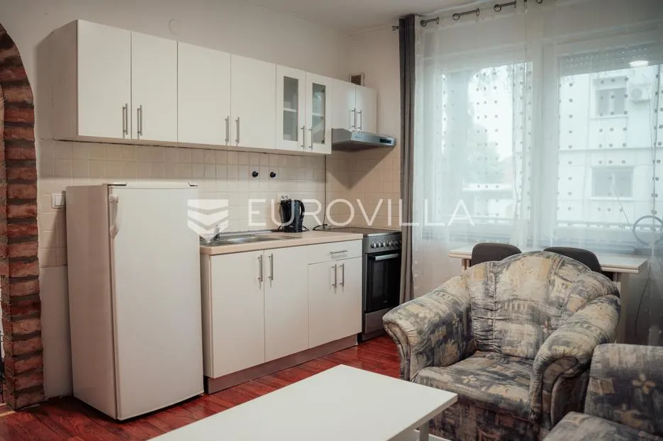 vinkovci, stan u centru 39 m², namješten, odmah useljiv - slika 3