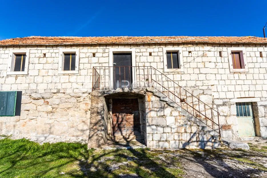 trogir - autohtono dalmatinsko imanje - slika 5