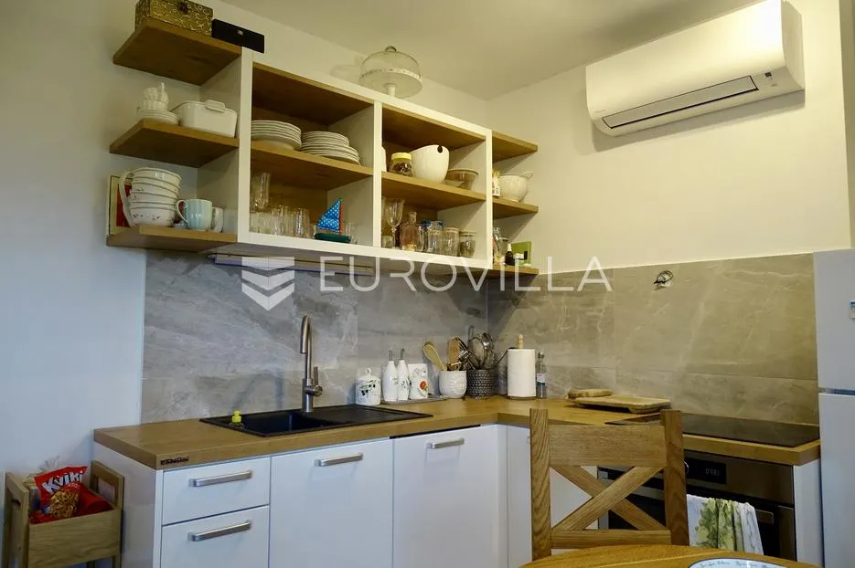 krk, omišalj, adaptirana kamena kuća u nizu s pogledom na more površine 54 m² - slika 5