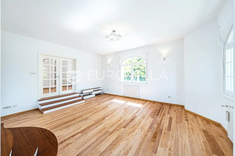 samobor, perivoj, obiteljska vila netto površine 323 m² na zemljištu 2.087 m² - slika 12