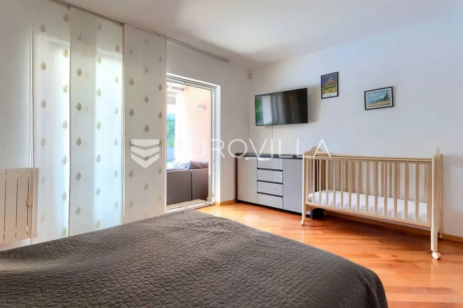 medulin, pomer, moderna samostojeća kuća 400 m² s bazenom u blizini mora - slika 24