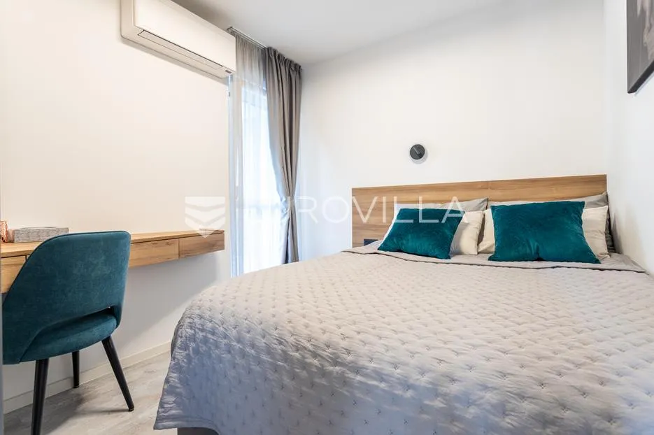 trogir, moderno uređen dvosoban stan s terasom - slika 8