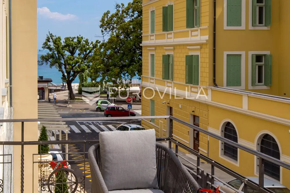 opatija, centar, novouređen luksuzan stan nkp 73,05 m2 - slika 17