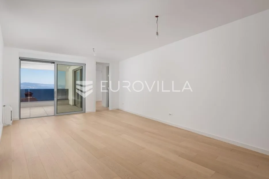 Opatija, moderan trosoban stan NKP 92 m2 u novogradnji