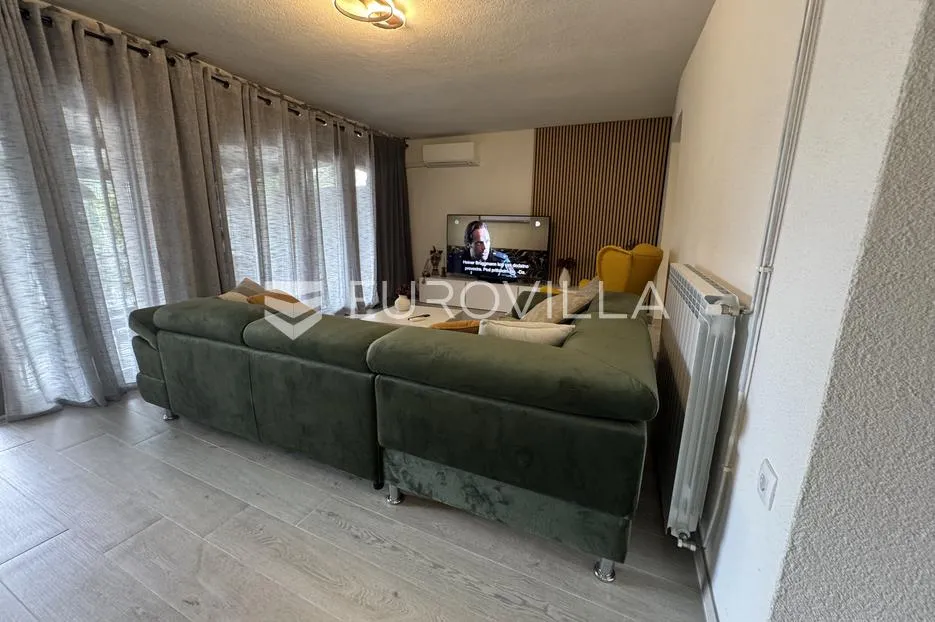 istra, vižinada, obiteljska autohtona renovirana kuća 150m2 u nizu s dvorištem - slika 6