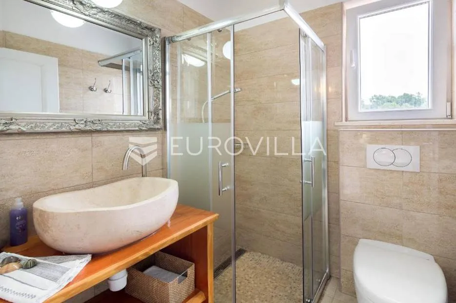 korčula, lijepa kuća u prvom redu do mora, 250m2 - slika 17
