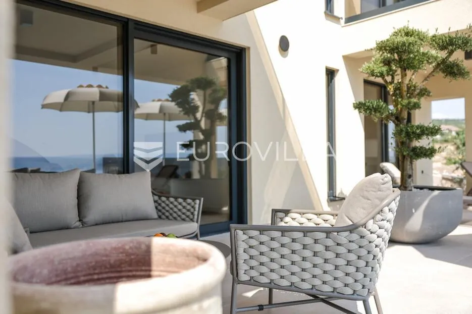 zadar, maslenica, luksuzna vila s bazenom i neometanim pogledom na more 254 m² - slika 4
