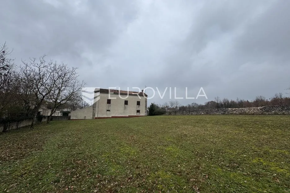istra, kanfanar, autentična istarska kuća 200 m² s velikim potencijalom i velikom okućnicom - slika 29