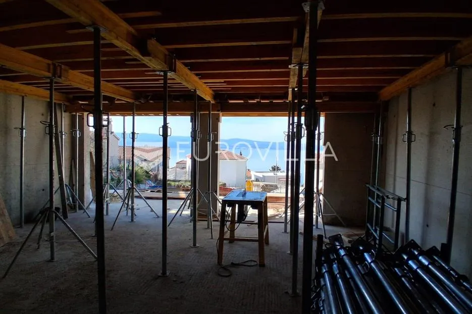 omiška rivijera, dvosoban stan s panoramskim pogledom na more - slika 6
