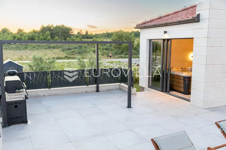 zadar, vrsi, prekrasna kuća za odmor s bazenom - slika 39
