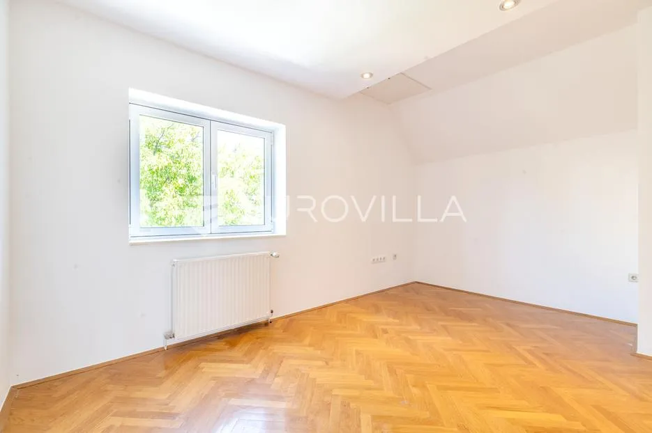 zagreb, pantovčak, pavlinovićeva, dvoetažni peterosoban stan sa balkonom, 170 m² - slika 7