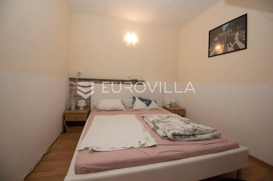 tisno, ekskluzivna apartmanska kuća prvi red do mora s panoramskim pogledom i brodicom - slika 14