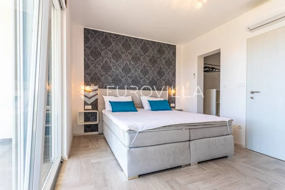rogoznica, moderna vila drugi red do mora - slika 18
