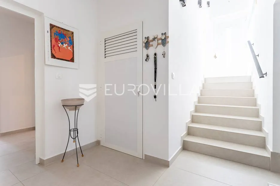 šolta, stomorska, vila s bazenom, 260 m² - slika 20