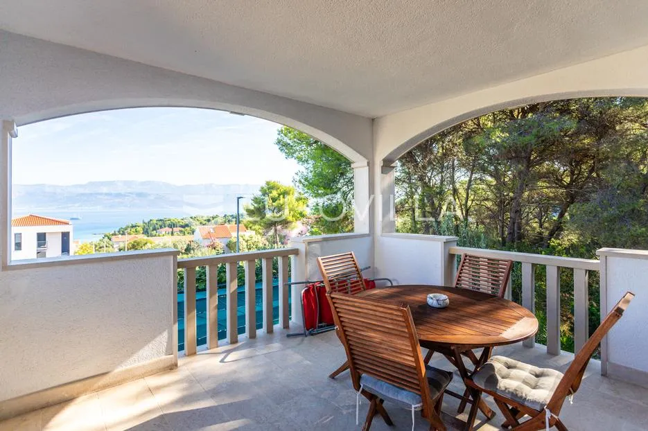 brač, supetar, kuća ukupne površine 372 m² na zemljištu površine 411 m² - slika 32