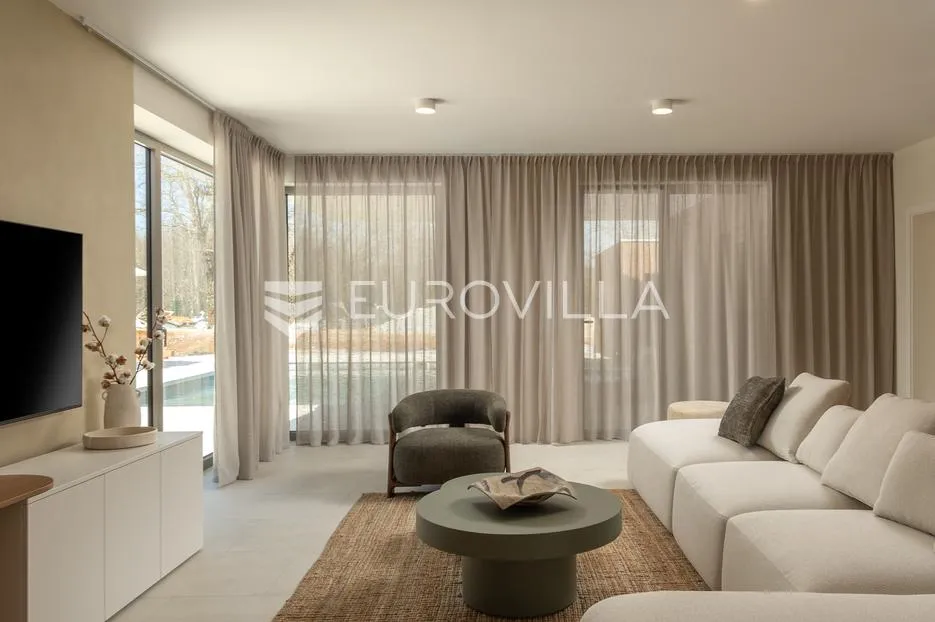 istra, labin, vrhunska moderna villa d, grijani bazen 48 m², 2365 m² uređene okućnice - slika 54
