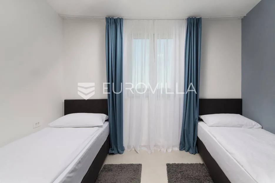 istra, umag, četverosoban opremljen apartman a19 - slika 18