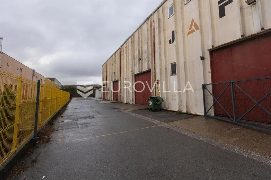 kukuljanovo, industrijski kompleks s dvije hale, zemljište 4,435 m² - slika 36
