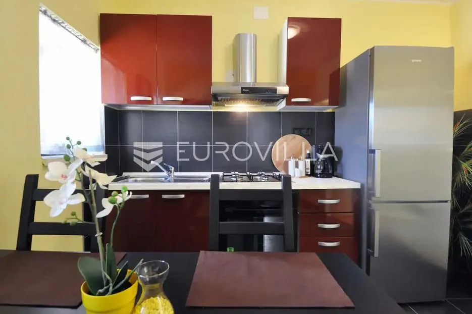istra, premantura, vezana kuća s dva stana na odličnoj lokaciji, 90 m², uređeno - slika 3