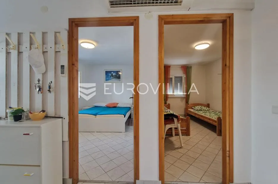 vir, samostojeća katnica s dva apartmana - slika 13