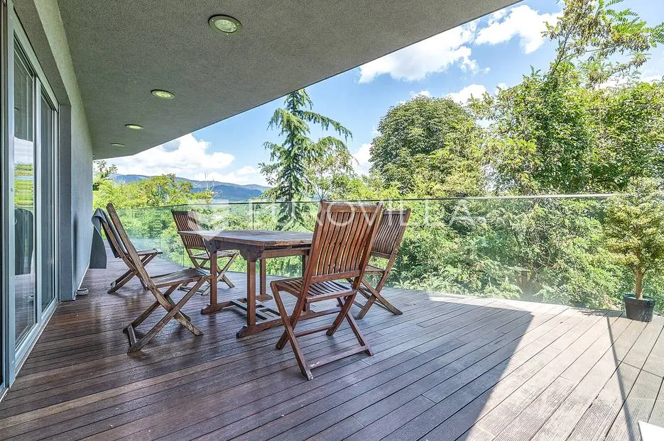 cmrok, prekrasan trosoban stan 110 m² - slika 13