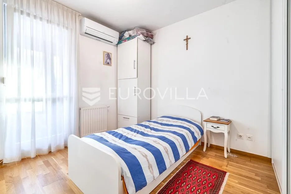 zagreb, odra, dvoetažni četverosoban stan s vrtom i 2 parkirna mjesta, 120 m² - slika 7