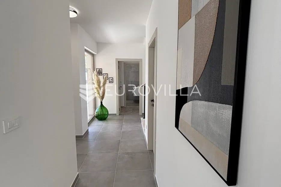 marčana, mutvoran, šarmantna moderna vila s bazenom i vrtom - slika 21