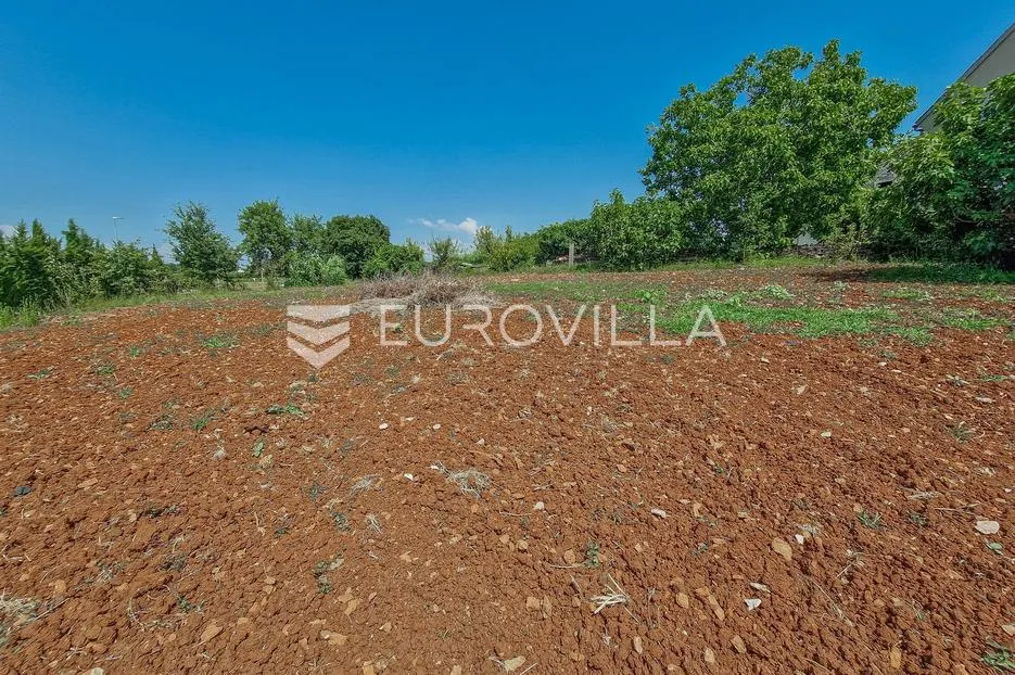 istra, novigrad, građevinsko zemljište od ukupno 1119m2 - slika 2