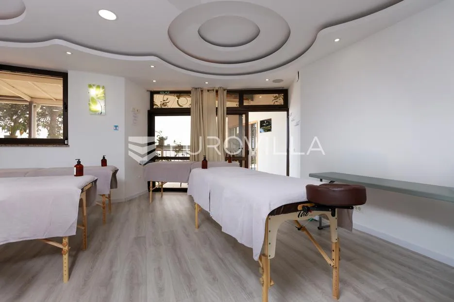 opatija, volosko, reprezentativan poslovni prostor, terasa 100 m² - slika 14